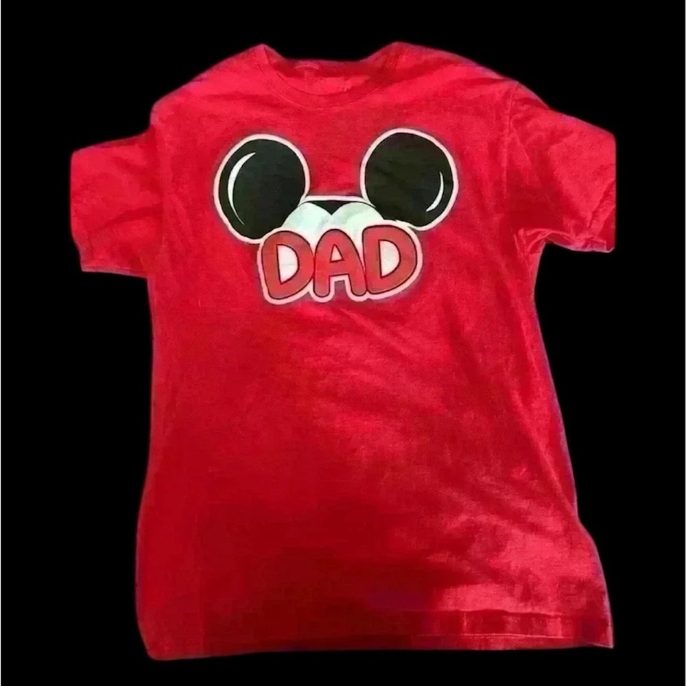 Disney  Dad Mickey Mouse shirt red size medium